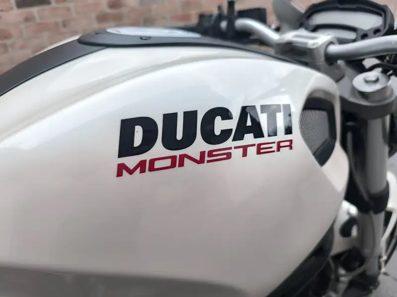 Ducati Monster 696 - foto 2