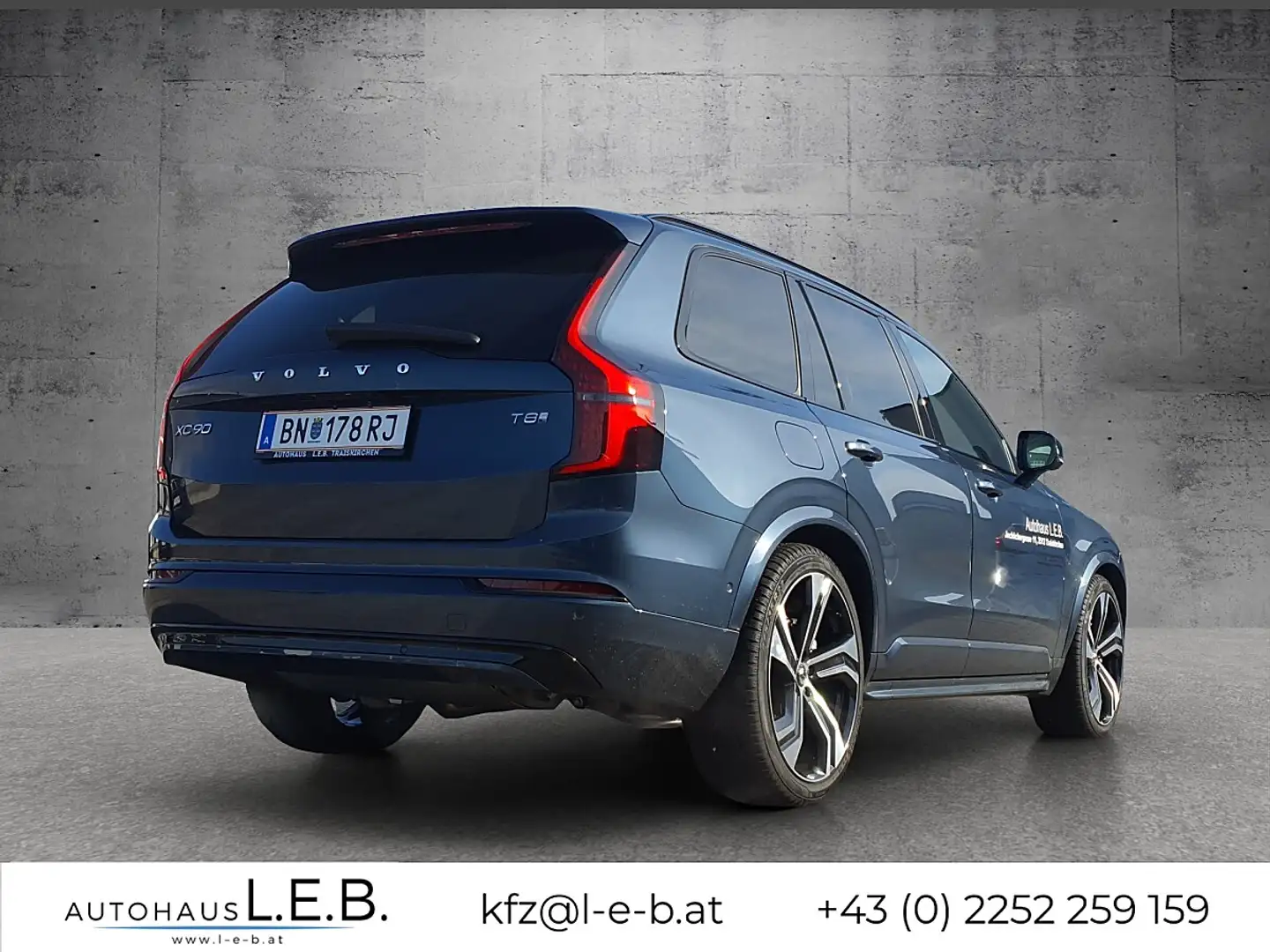 Volvo XC90 T8 AWD PHEV 18,8kWh Ultra Dark Blau - 2