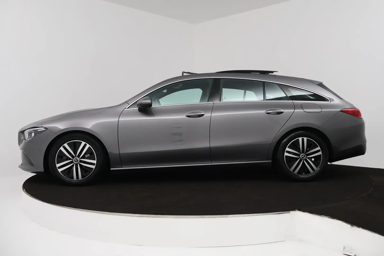 Mercedes-Benz CLA 200 Shooting Brake Business Solution Luxury (PANORAMAD Grijs - 2