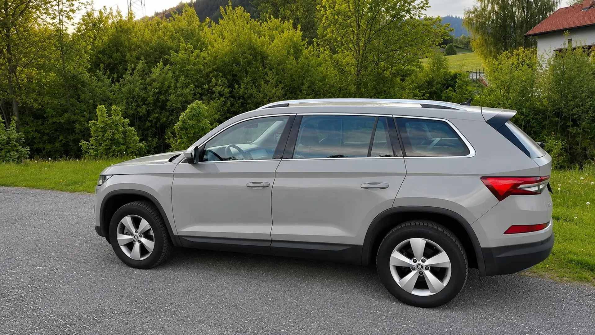 Skoda Kodiaq 2,0 TDI 4x4 Style DSG, 7-Sitzer Grau - 2