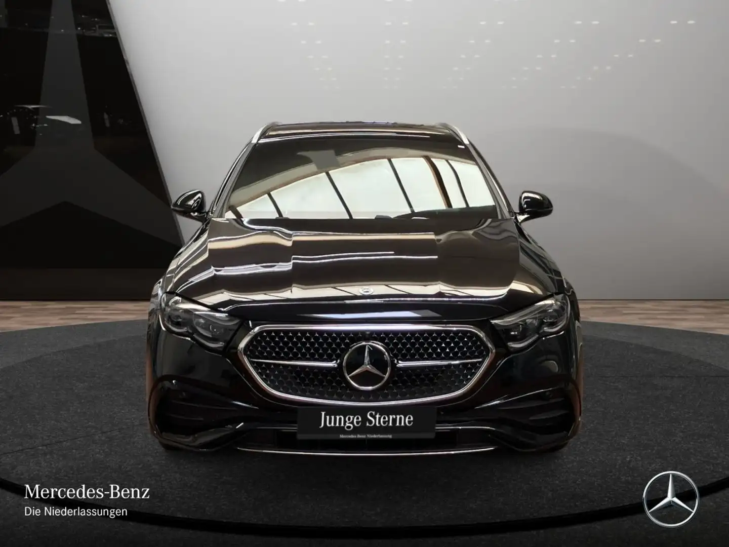 Mercedes-Benz E 450 T 4M AMG Fahrass 360° Stdhzg Pano Burmester Schwarz - 2
