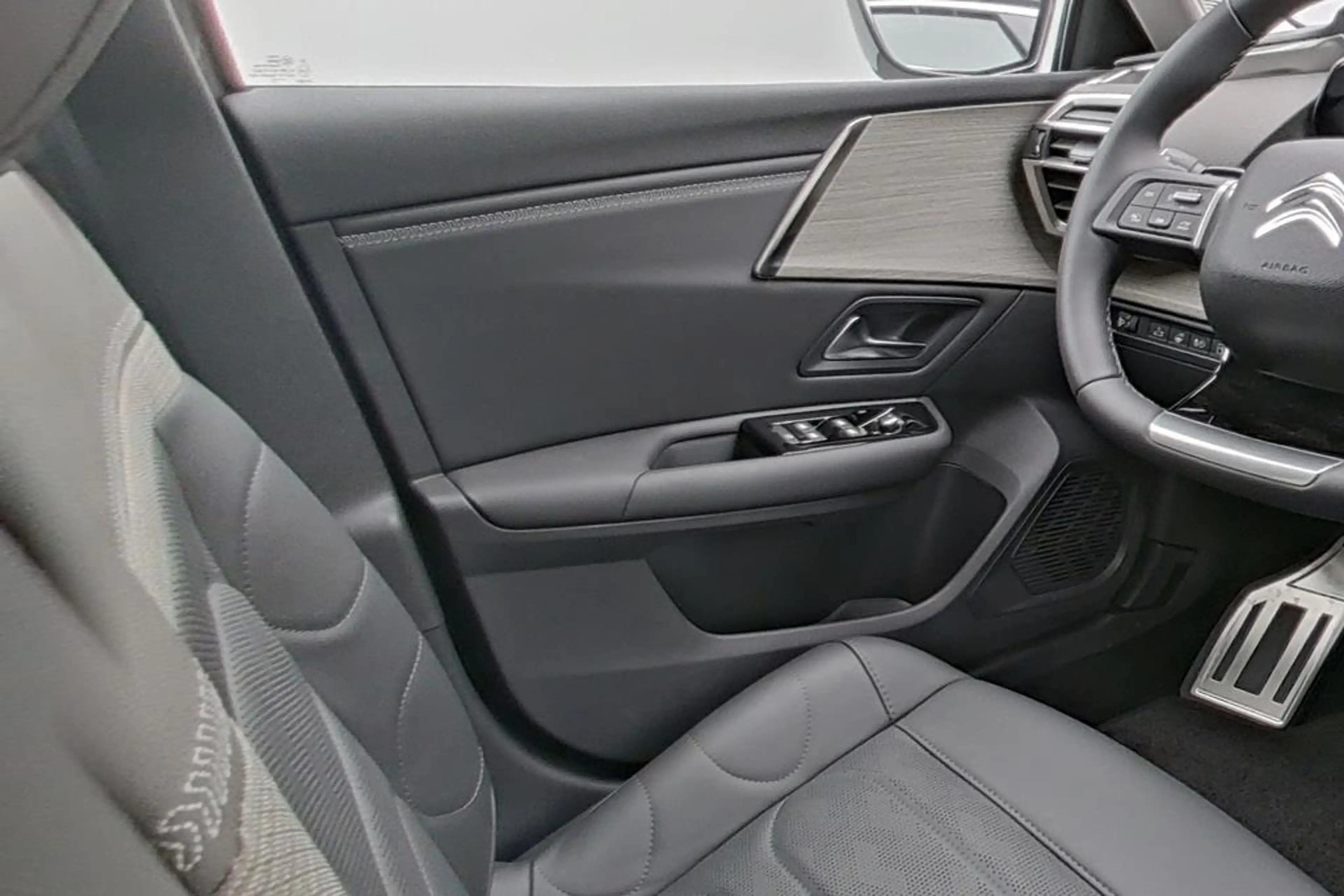 Citroen C5 X Plug-In-Hybrid 225 S&S ë-EAT8 Max — photo 11