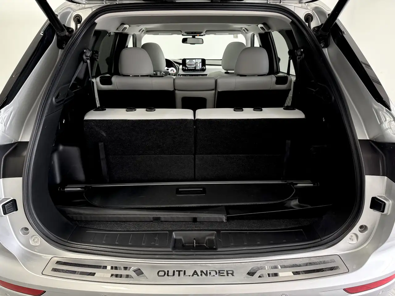 Mitsubishi Outlander снимка Mitsubishi Outlander