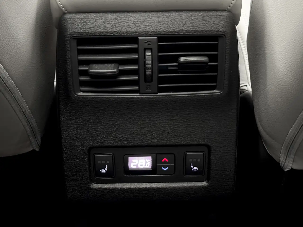 Mitsubishi Outlander снимка Mitsubishi Outlander