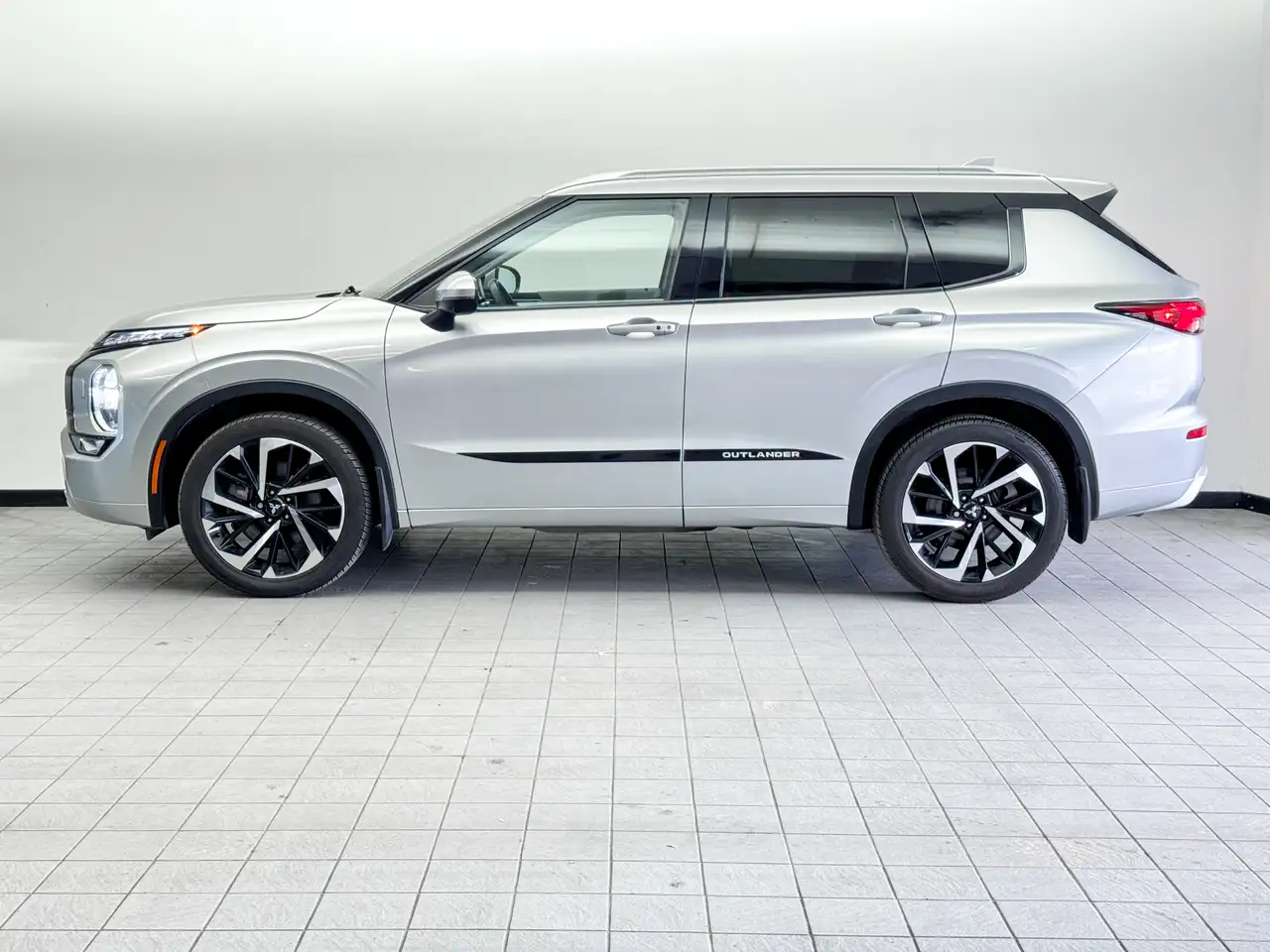 Mitsubishi Outlander снимка Mitsubishi Outlander