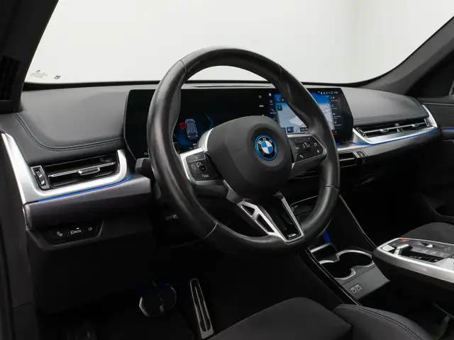 BMW Ix1 view 20