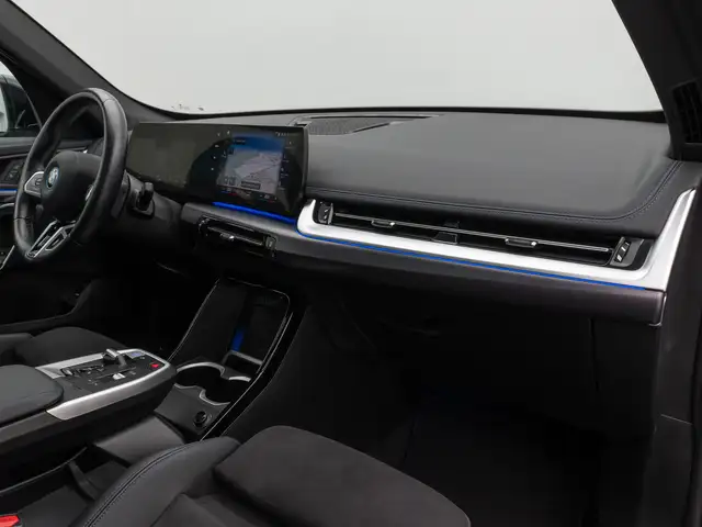 BMW Ix1 view 23