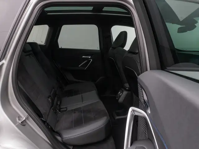 BMW Ix1 view 26