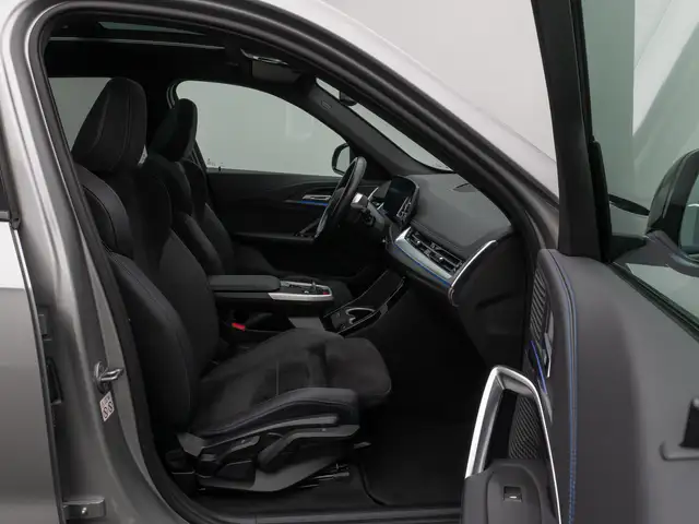 BMW Ix1 view 24