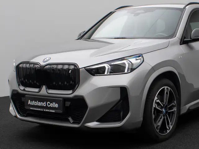 BMW Ix1 view 16