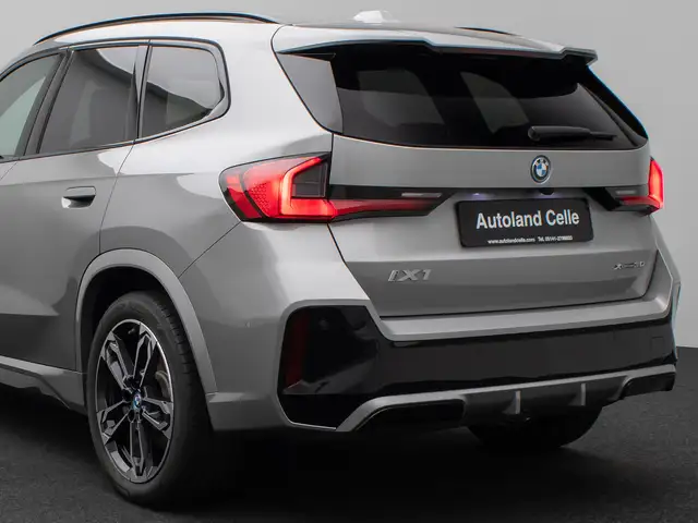 BMW Ix1 view 14