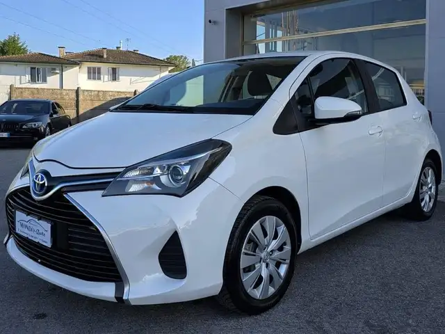 Toyota Yaris III 2015 5p 1.5h Active my16
