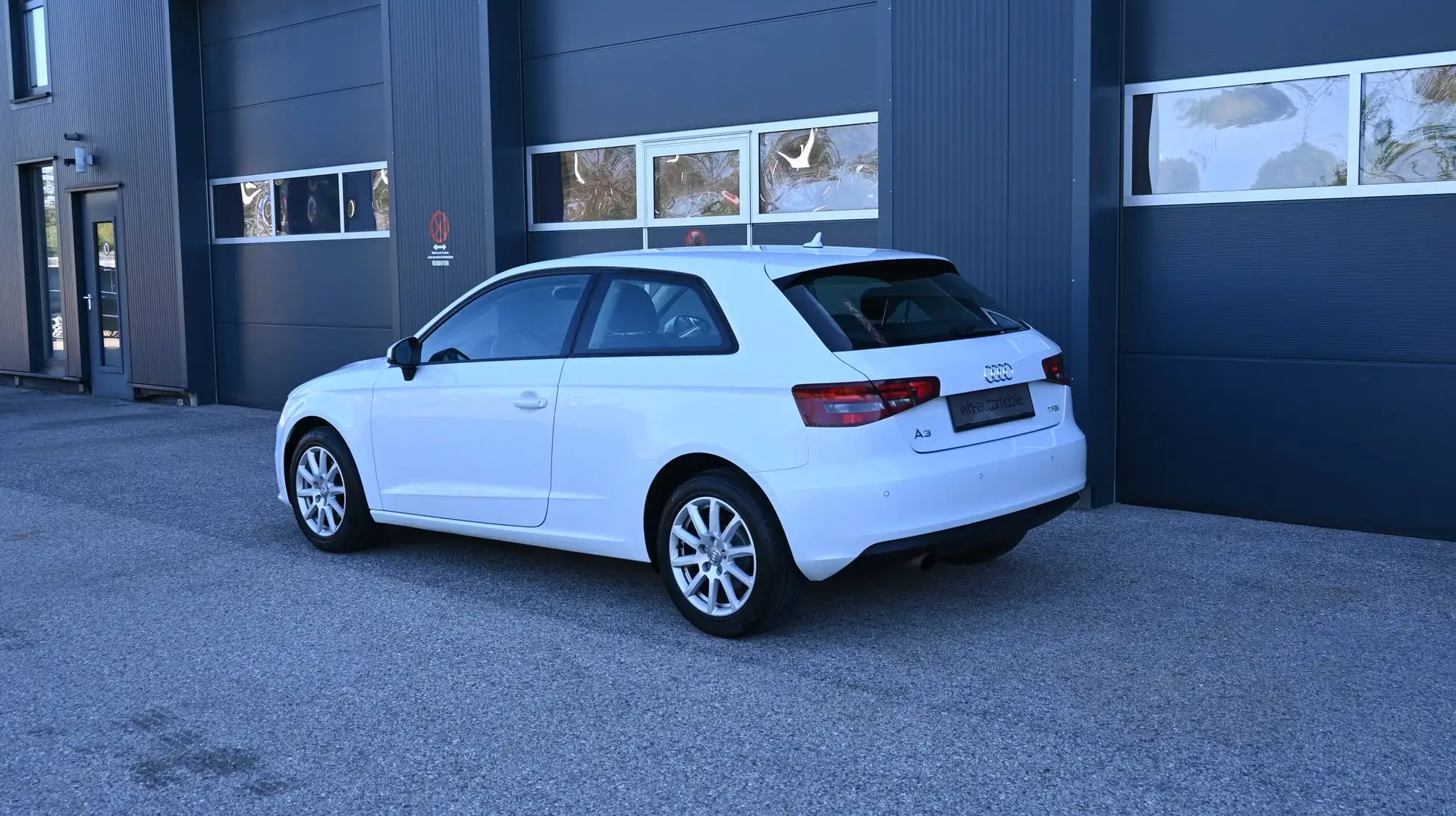 Audi A3 A3 1,2 TFSI Attraction Weiß - 2