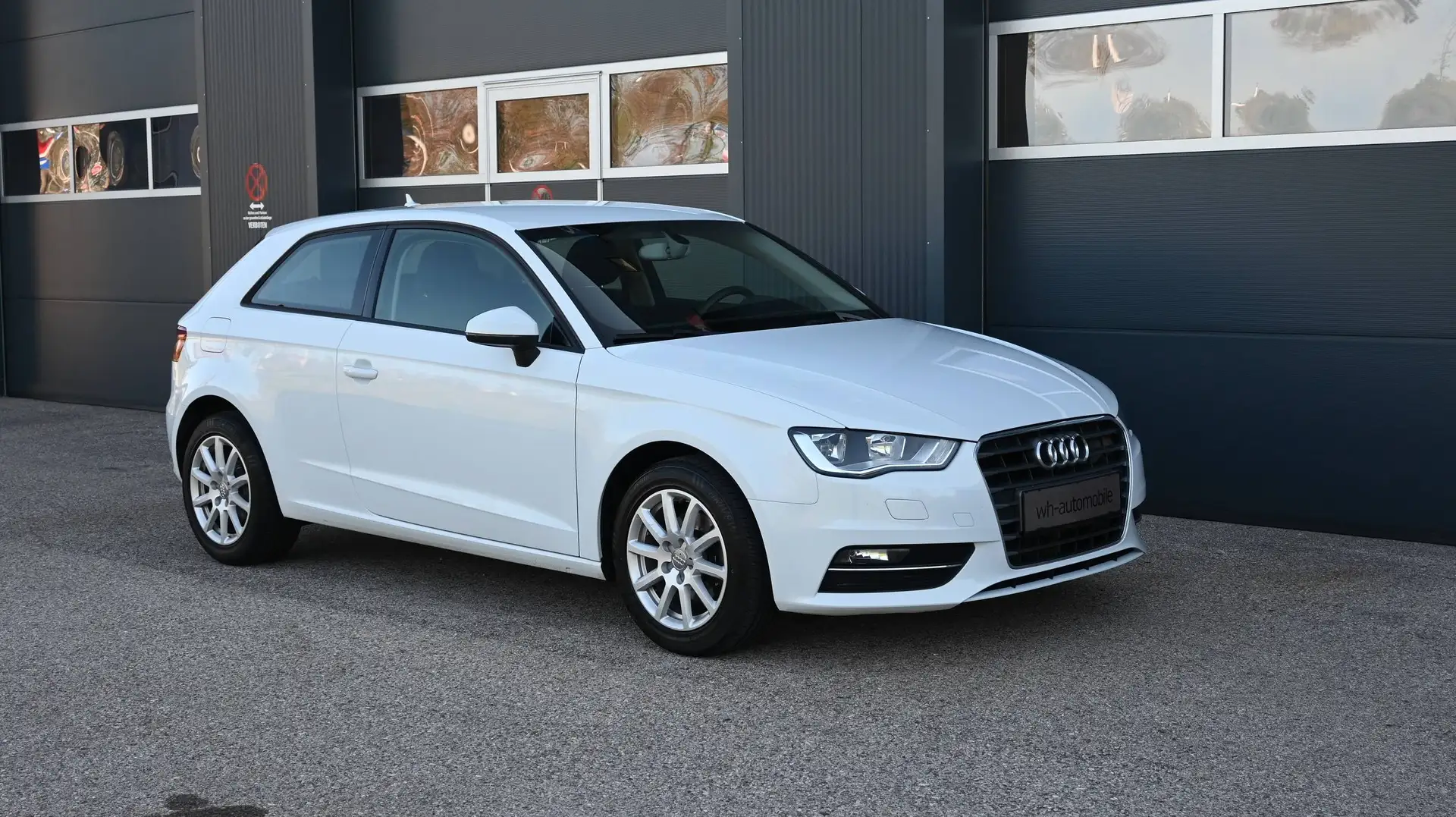 Audi A3 A3 1,2 TFSI Attraction Weiß - 1