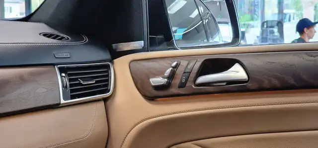 Mercedes-Benz Gle view 17