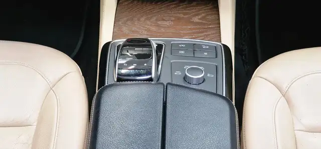 Mercedes-Benz Gle view 16