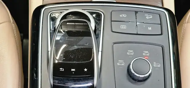 Mercedes-Benz Gle view 24