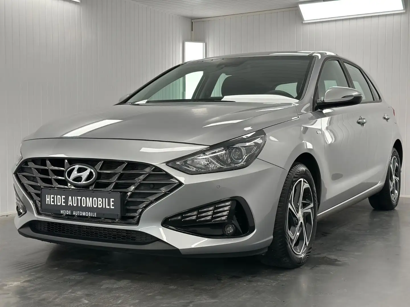 Hyundai i30 Trend Kamera 1. Hand Lenkradheizung Carplay Silber - 1