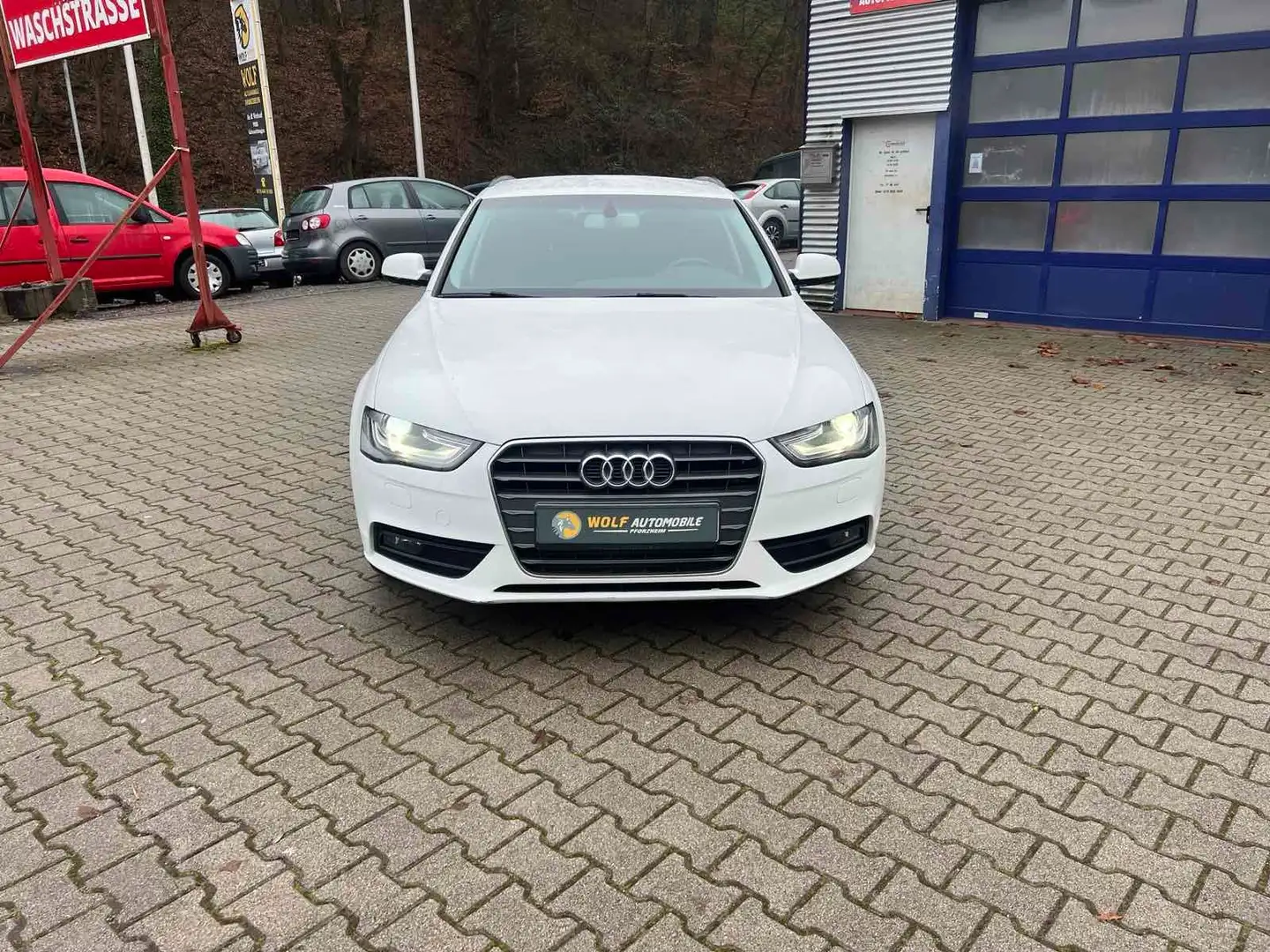 Audi A4 Attraction Automatik Weiß - 2
