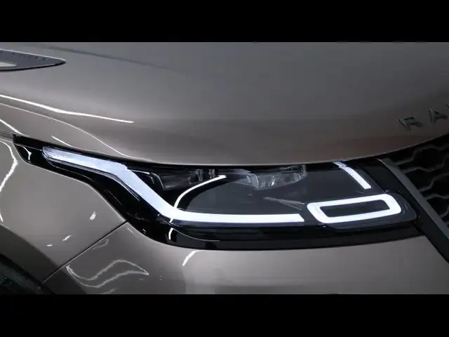 Land Rover Range Rover Velar view 9
