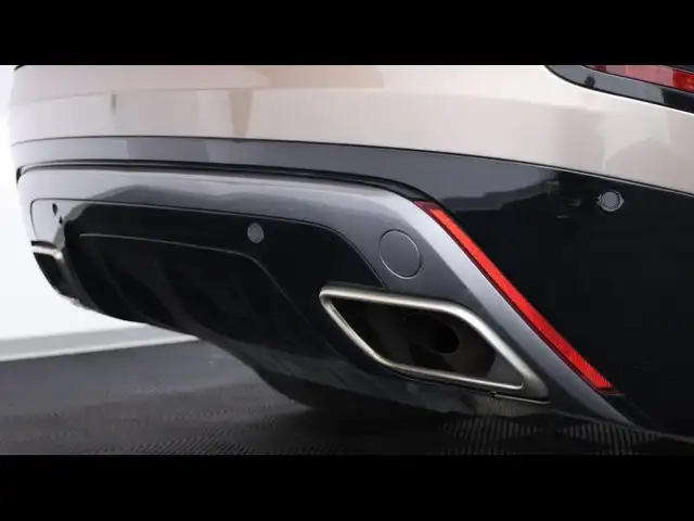 Land Rover Range Rover Velar view 14