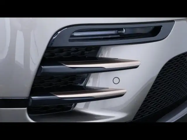 Land Rover Range Rover Velar view 13