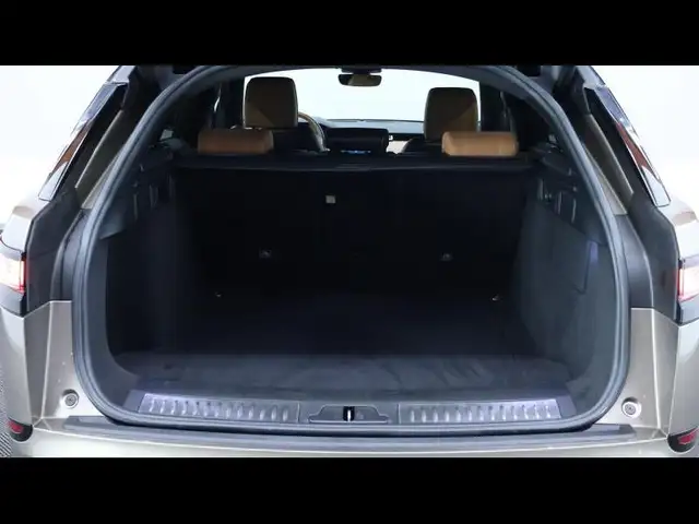 Land Rover Range Rover Velar view 7
