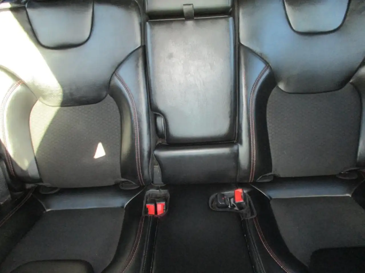 Jeep Cherokee снимка Jeep Cherokee