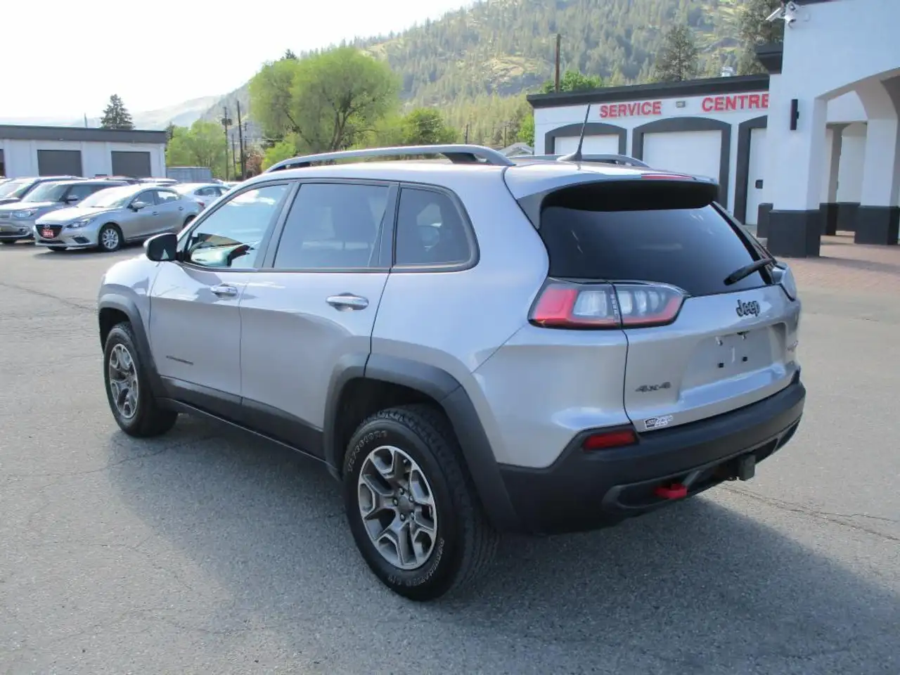 Jeep Cherokee снимка Jeep Cherokee