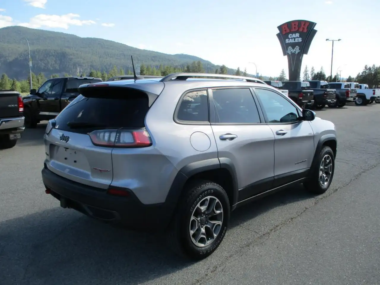 Jeep Cherokee снимка Jeep Cherokee