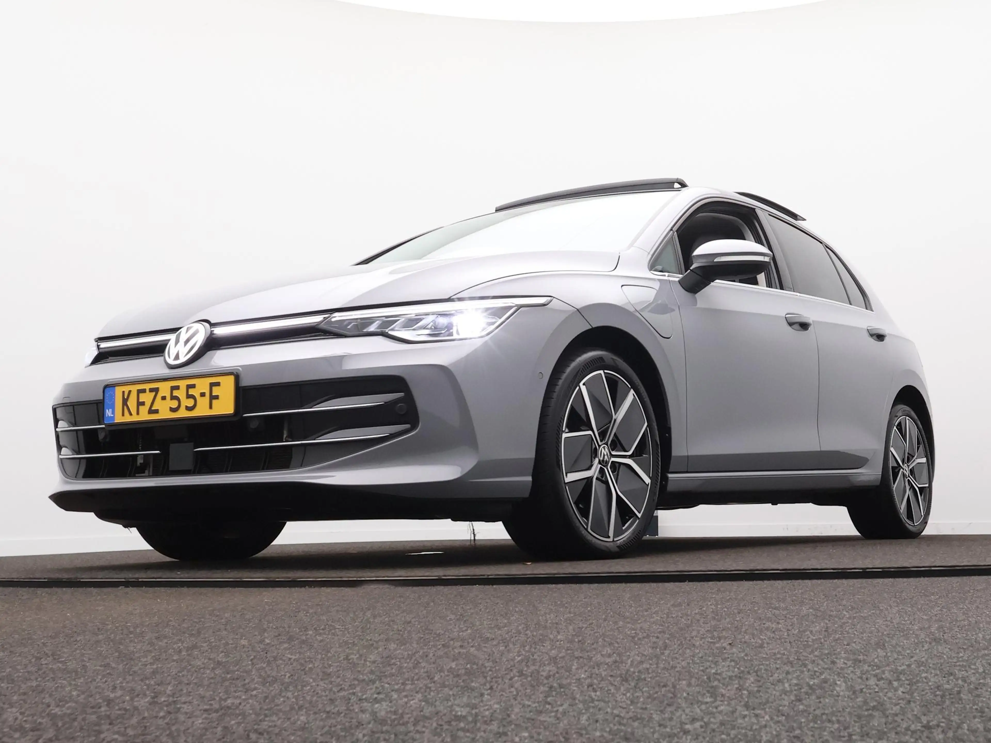 Volkswagen Golf 1.5 eHybrid Style Edition | Panodak | Camera | Tre — photo 10