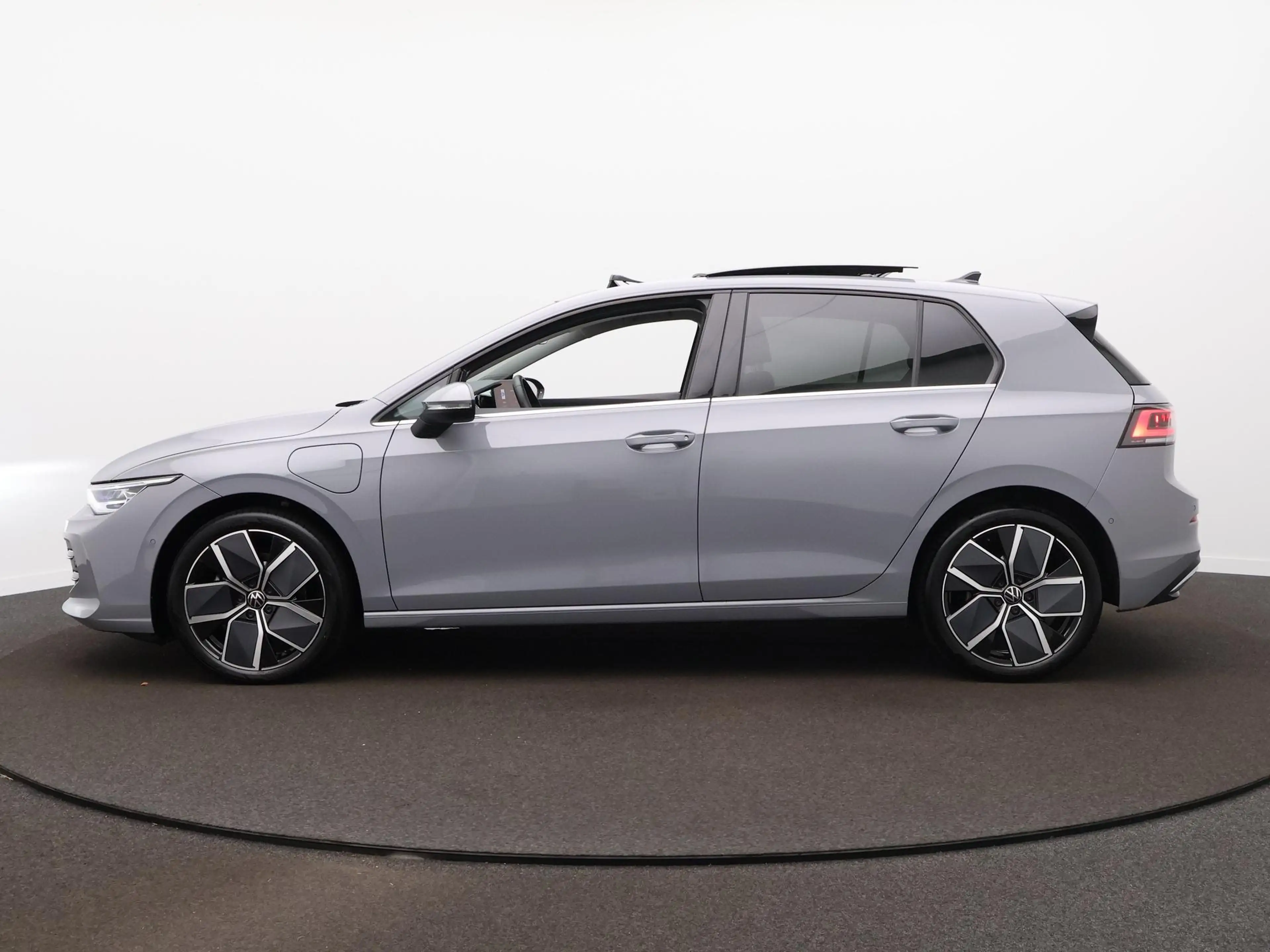Volkswagen Golf 1.5 eHybrid Style Edition | Panodak | Camera | Tre — photo 9