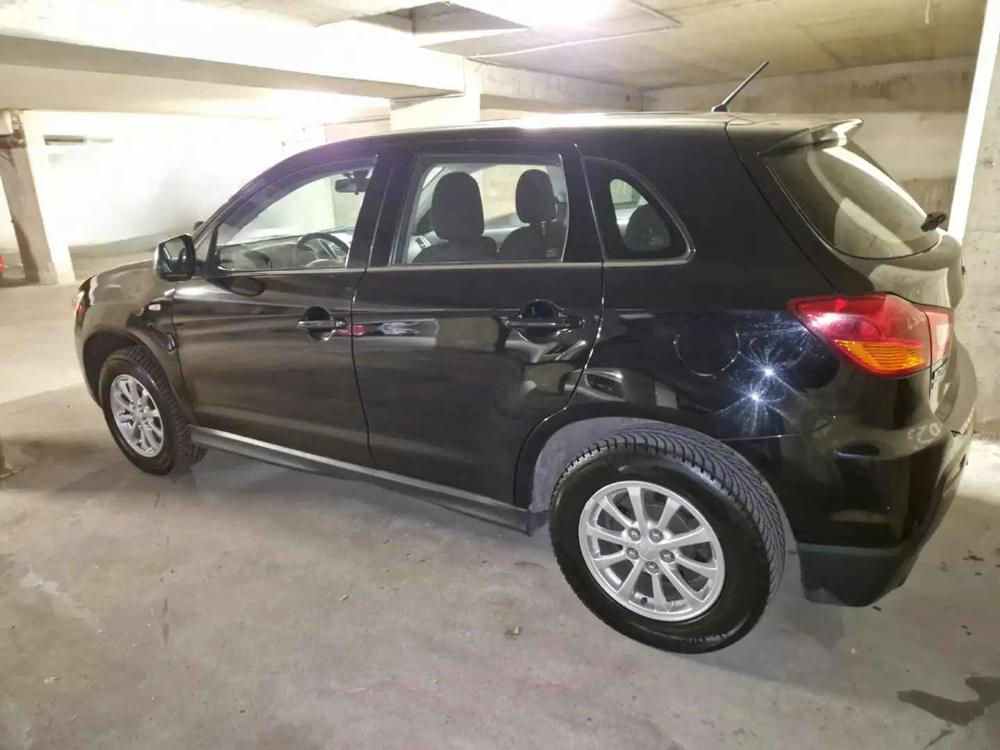 Mitsubishi ASX ASX 1,6 Inform Inform Schwarz - 2