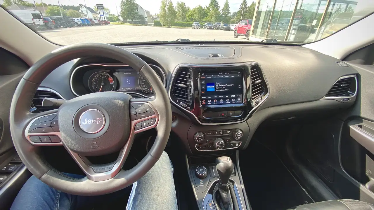Jeep Cherokee снимка Jeep Cherokee