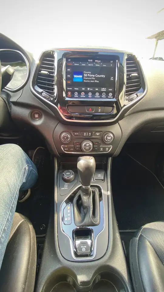 Jeep Cherokee снимка Jeep Cherokee