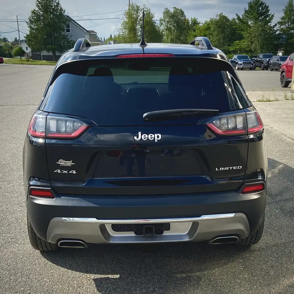 Jeep Cherokee снимка Jeep Cherokee
