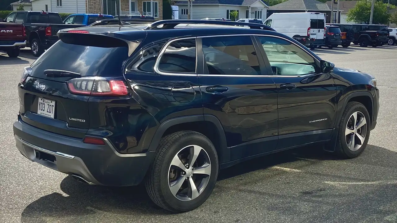 Jeep Cherokee снимка Jeep Cherokee