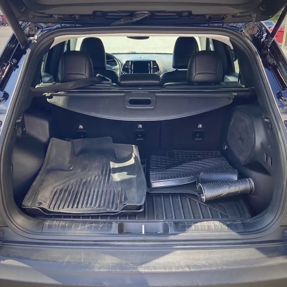 Jeep Cherokee снимка Jeep Cherokee