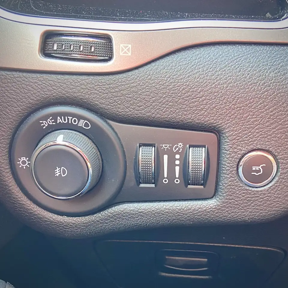 Jeep Cherokee снимка Jeep Cherokee