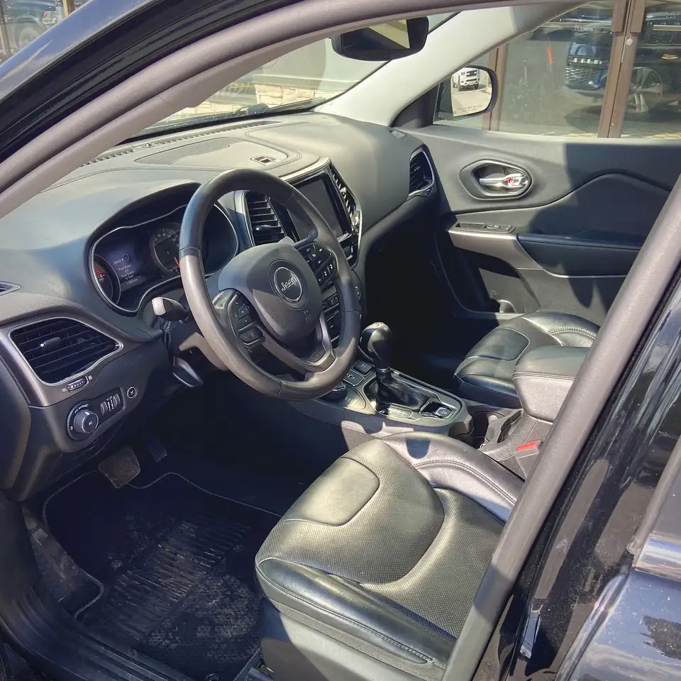 Jeep Cherokee снимка Jeep Cherokee