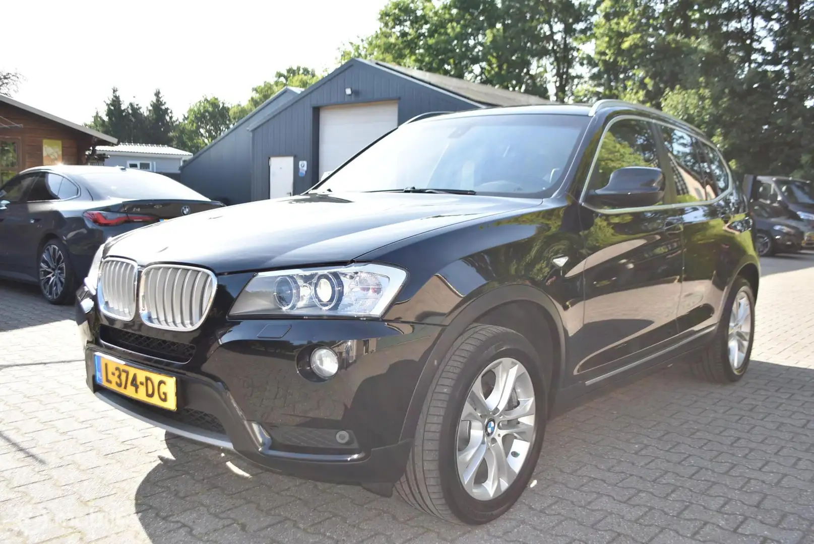 BMW X3 xDrive35i High xecutive Aut 6cyl Zwart - 2
