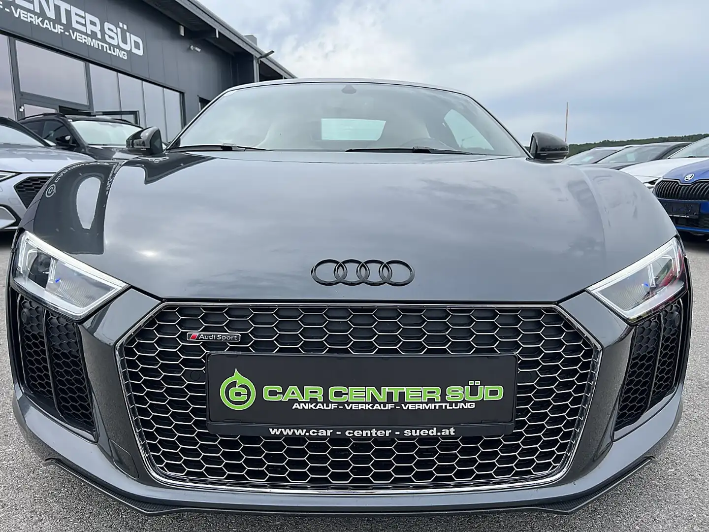 Audi R8 Coupé plus 5,2 FSI quattro S-tronic Grau - 2