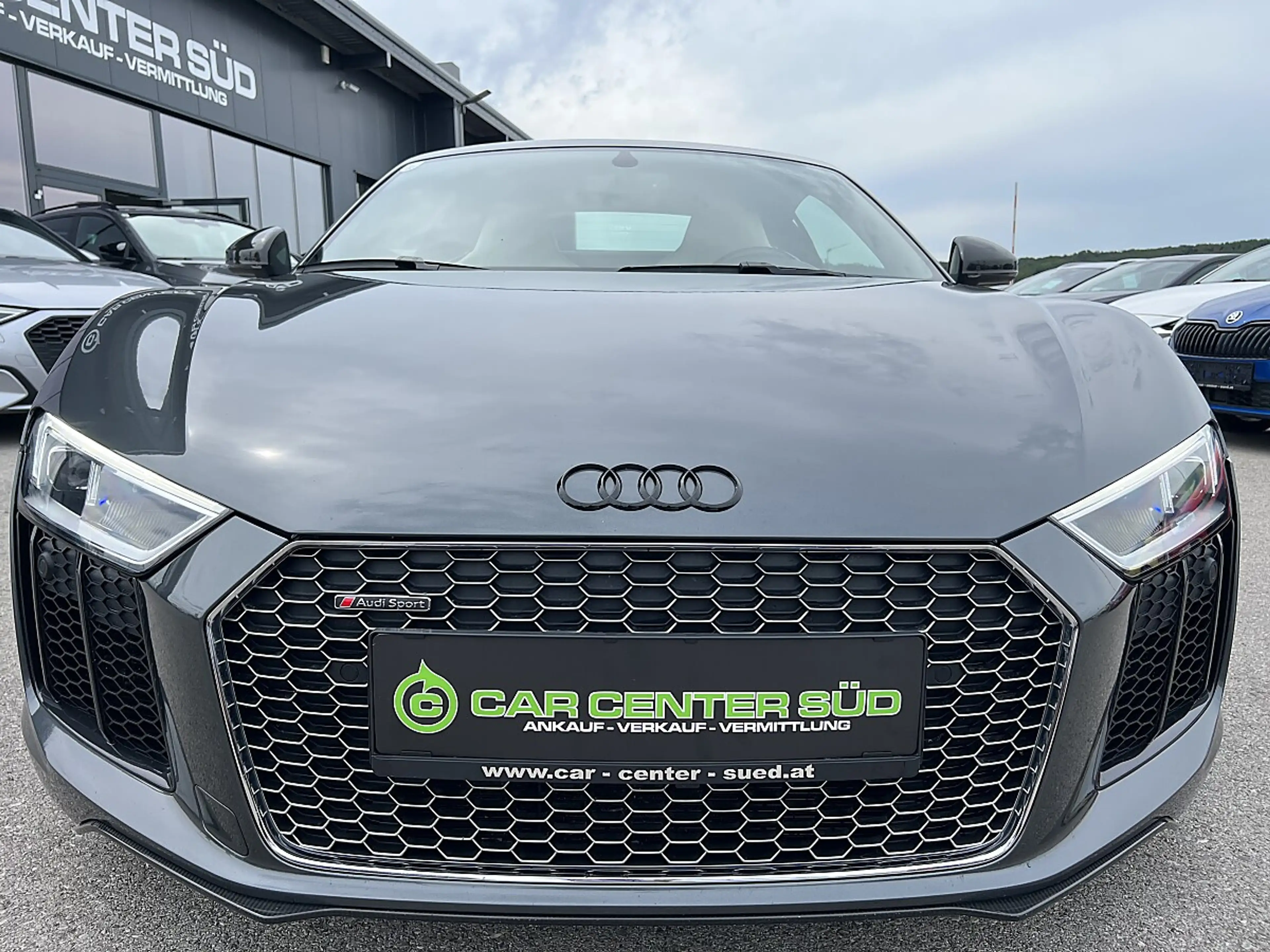 Audi R8 Coupé plus 5,2 FSI quattro S-tronic — photo 2