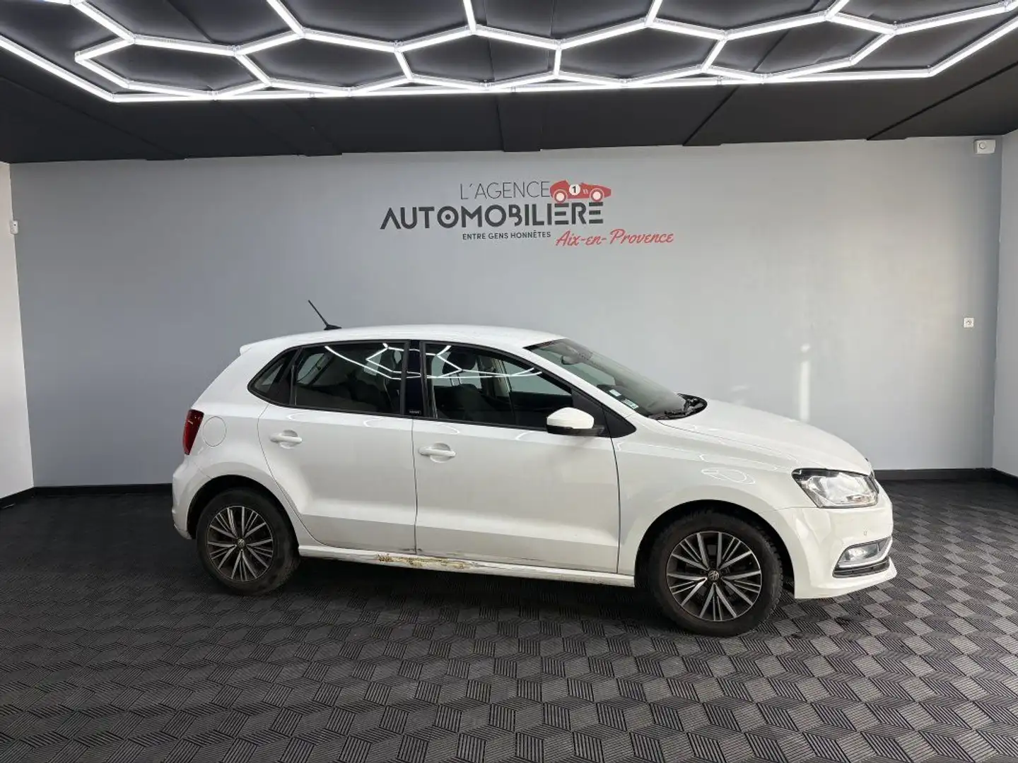 Volkswagen Polo V - 1.2 TSI 90 CV - Finition Match Weiß - 2