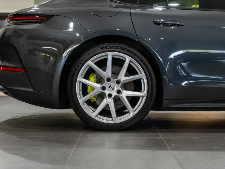 Porsche Panamera 2025, foto 29