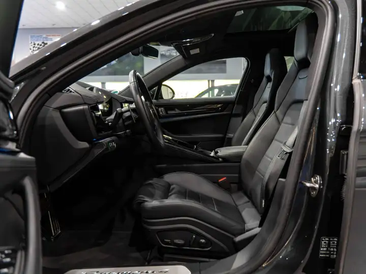 Porsche Panamera 2025, foto 35