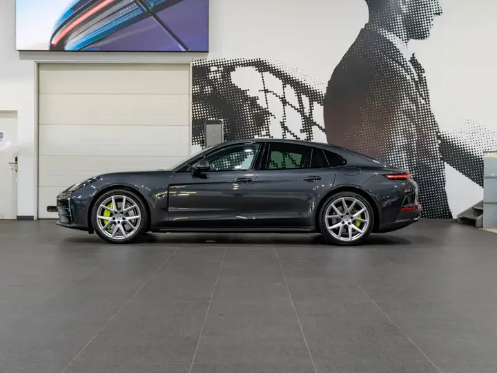 Porsche Panamera 2025, foto 2