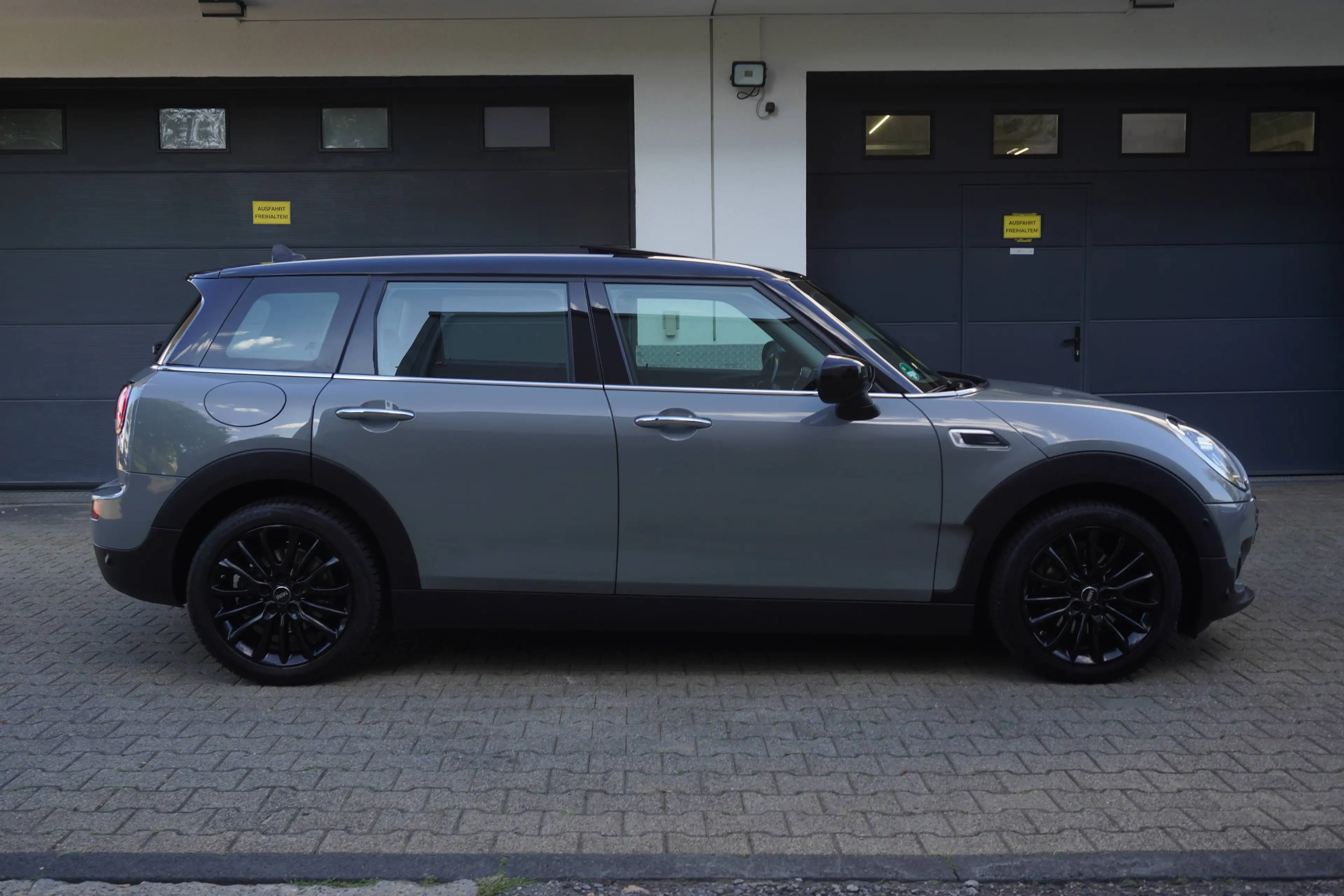 MINI Cooper Clubman Cooper 1.6 Aut. KLIMA+tLEDER+NAVI+PANORAMA+PDC+ALU+TEMPOMAT — photo 2