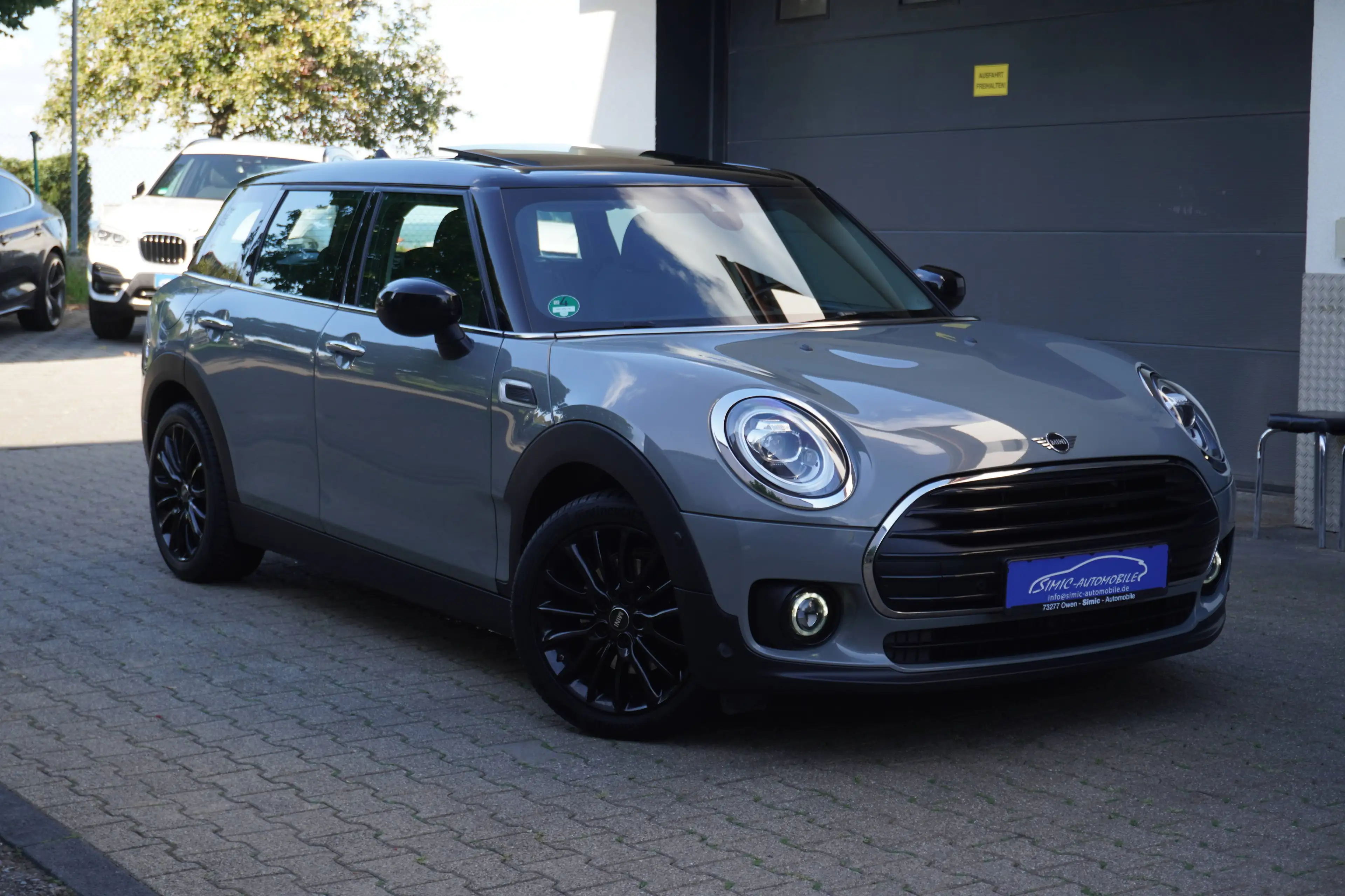 MINI Cooper Clubman Cooper 1.6 Aut. KLIMA+tLEDER+NAVI+PANORAMA+PDC+ALU+TEMPOMAT