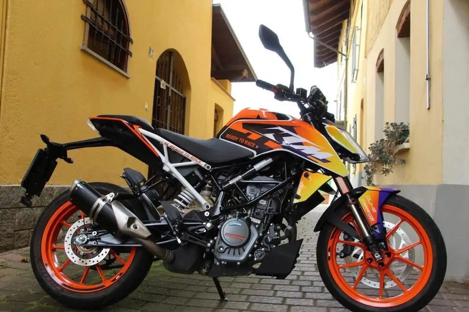 KTM 125 Duke Arancione - 1